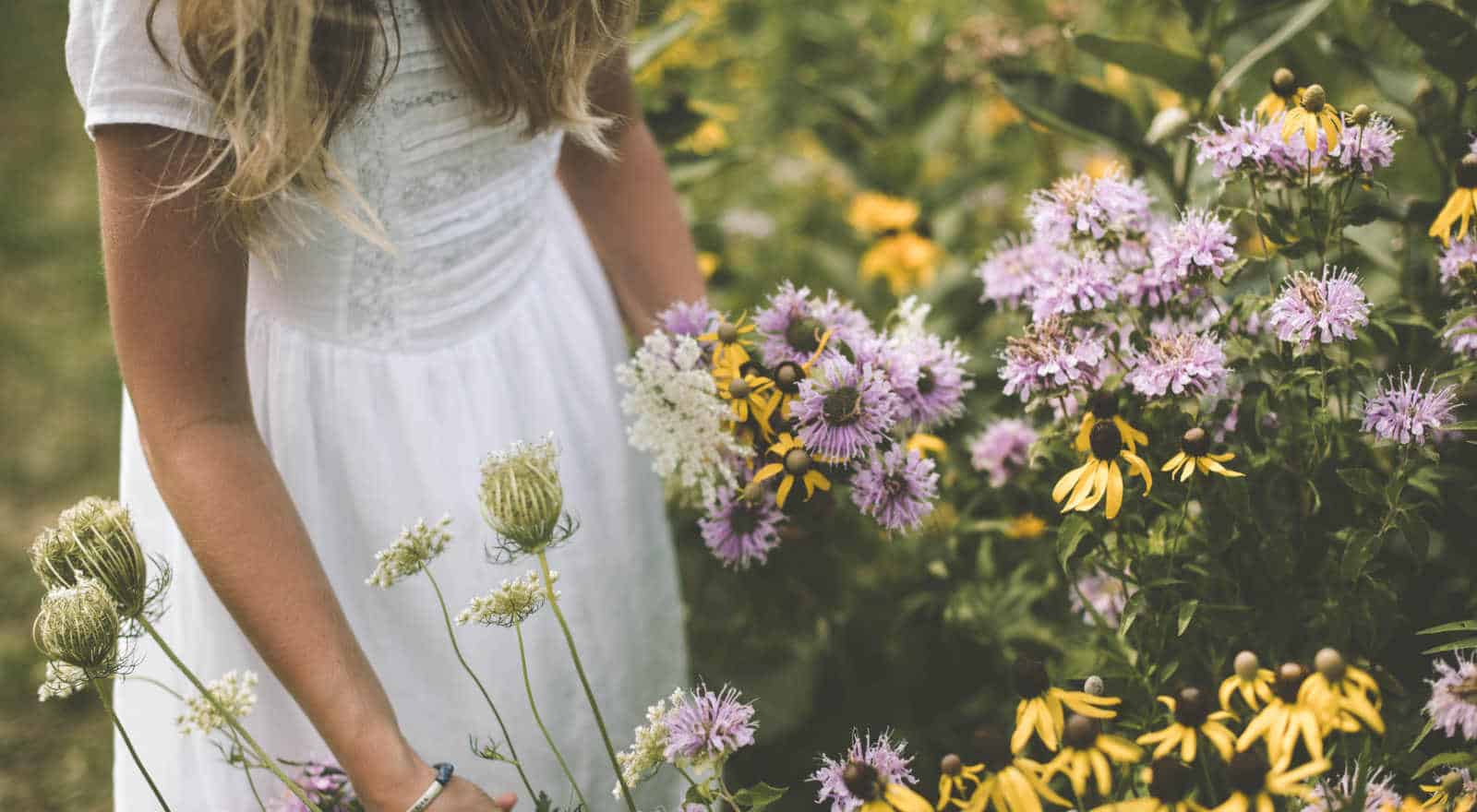 feminine header